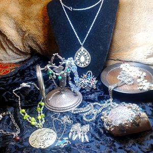 Silver toned jewelry lot